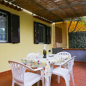 https://casa-giulia-marina-di-campo.it-tuscanyhotel.com